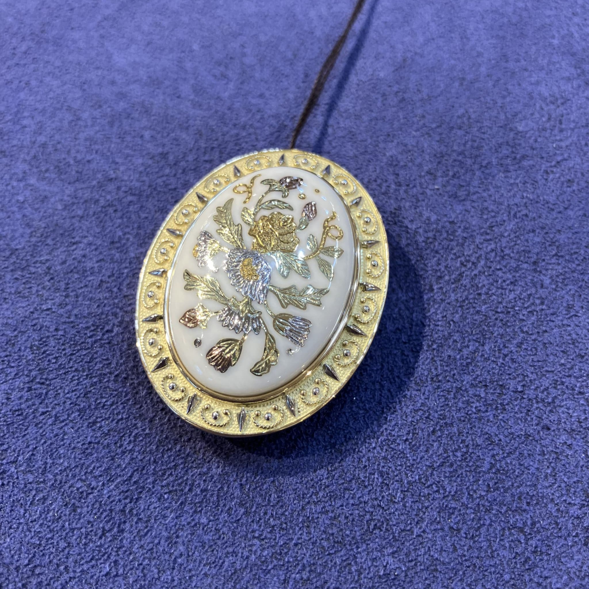 ピクウェ 塩島敏彦 ブローチ